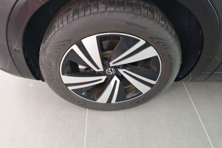 Used Volkswagen Tavendor 2023 380TSI Four-Wheel Drive R-Line Cruise Edition Left Front Wheel Hub
