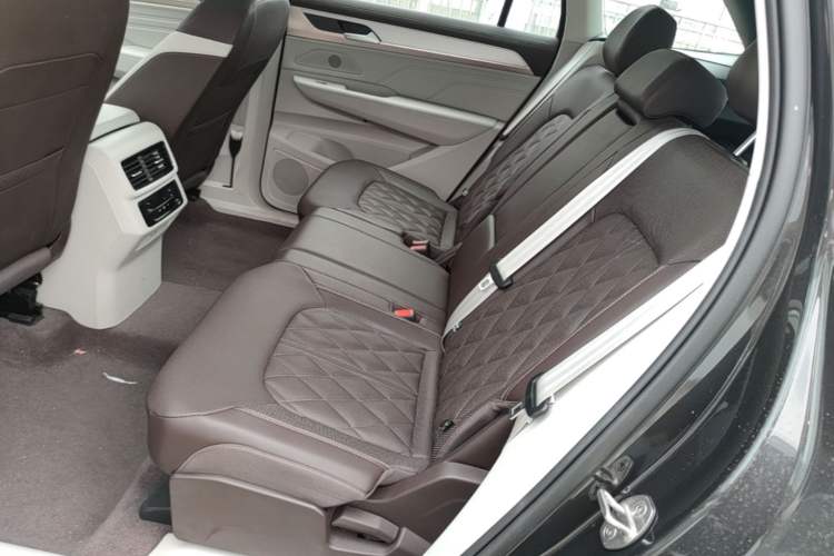 Used Volkswagen Tavendor 2023 380TSI Four-Wheel Drive R-Line Cruise Edition Left Rear Seat