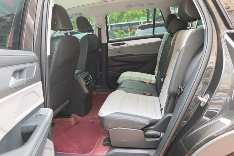 Used Volkswagen Tavendor 2023 330TSI Luxury Touring Edition Left Rear Seat