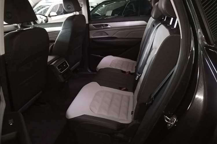Used Volkswagen Tavendor 2023 330TSI Luxury Touring Edition Left Rear Seat