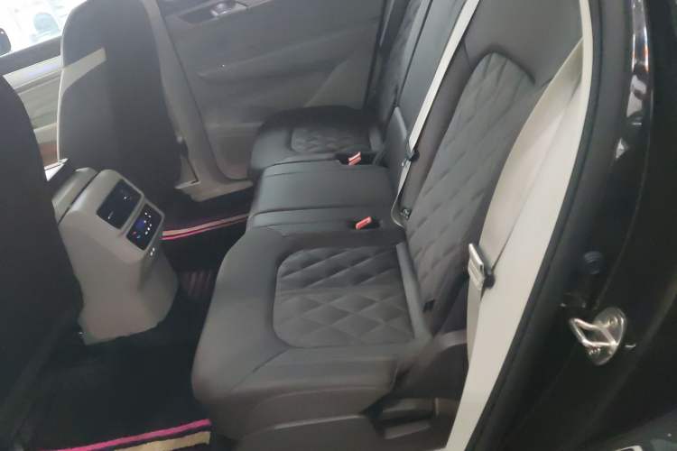 Used Volkswagen Tavendor 2023 380TSI Four-Wheel Drive R-Line Cruise Edition Left Rear Seat