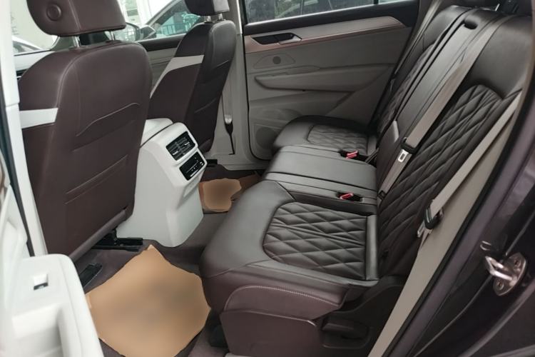 Used Volkswagen Tavendor 2023 380TSI Four-Wheel Drive R-Line Cruise Edition Left Rear Seat