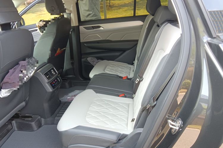 Used Volkswagen Tavendor 2023 380TSI Four-Wheel Drive R-Line First Edition Left Rear Seat