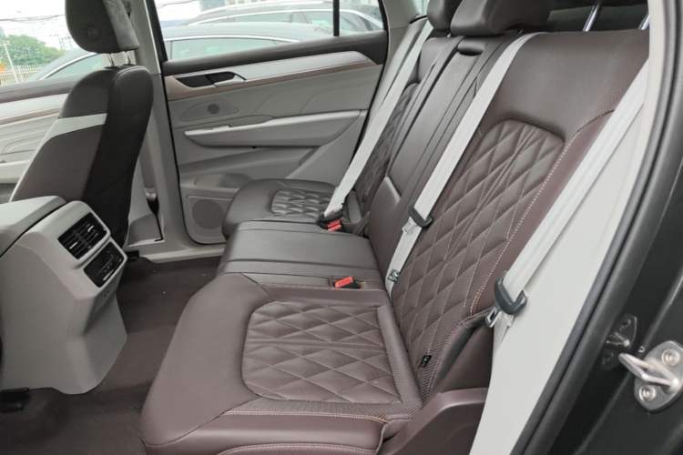 Used Volkswagen Tavendor 2023 380TSI Four-Wheel Drive R-Line Cruise Edition Left Rear Seat