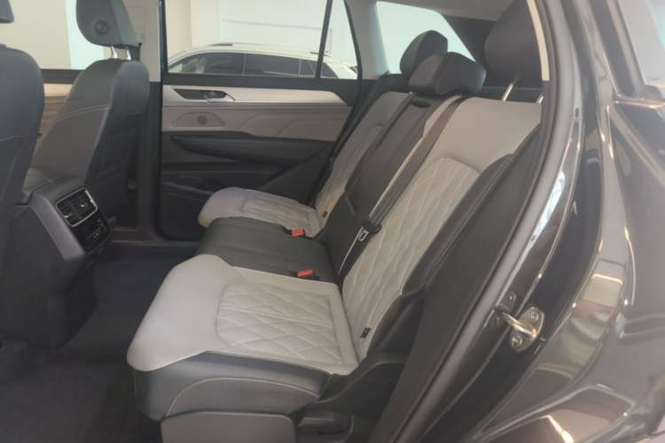 Used Volkswagen Tavendor 2023 380TSI Four-Wheel Drive R-Line Cruise Edition Left Rear Seat
