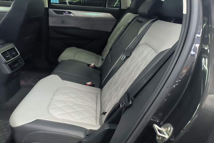 Used Volkswagen Tavendor 2023 380TSI Four-Wheel Drive R-Line Cruise Edition Left Rear Seat