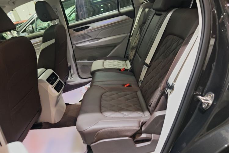 Used Volkswagen Tavendor 2023 380TSI Four-Wheel Drive R-Line Cruise Edition Left Rear Seat