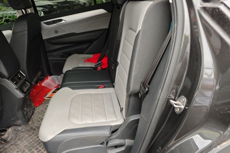 Used Volkswagen Tavendor 2023 330TSI Luxury Touring Edition Left Rear Seat