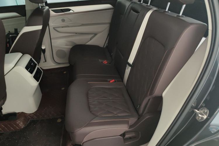 Used Volkswagen Tavendor 2023 380TSI Four-Wheel Drive R-Line Cruise Edition Left Rear Seat