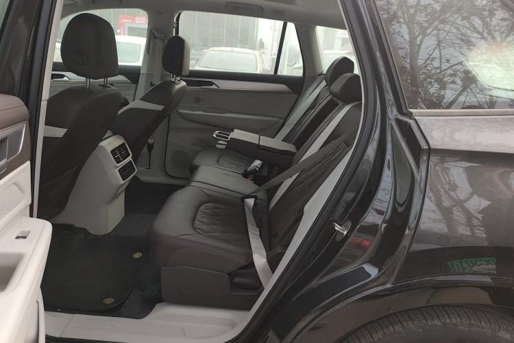Used Volkswagen Tavendor 2023 380TSI Four-Wheel Drive R-Line Cruise Edition Left Rear Seat