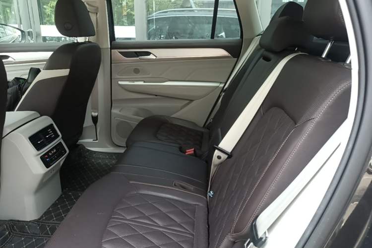 Used Volkswagen Tavendor 2023 380TSI Four-Wheel Drive R-Line Cruise Edition Left Rear Seat