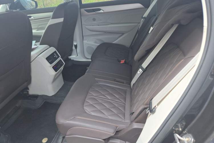 Used Volkswagen Tavendor 2023 380TSI Four-Wheel Drive R-Line Cruise Edition Left Rear Seat