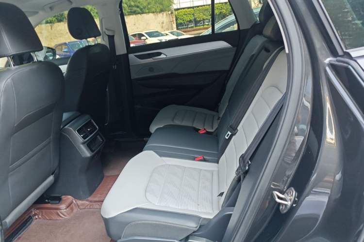 Used Volkswagen Tavendor 2023 330TSI Luxury Touring Edition Left Rear Seat