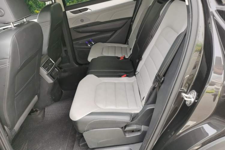Used Volkswagen Tavendor 2023 330TSI Luxury Touring Edition Left Rear Seat