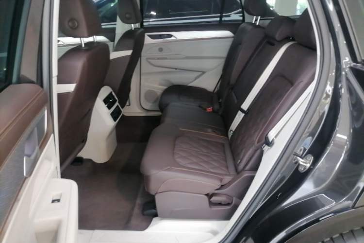 Used Volkswagen Tavendor 2023 380TSI Four-Wheel Drive R-Line Cruise Edition Left Rear Seat