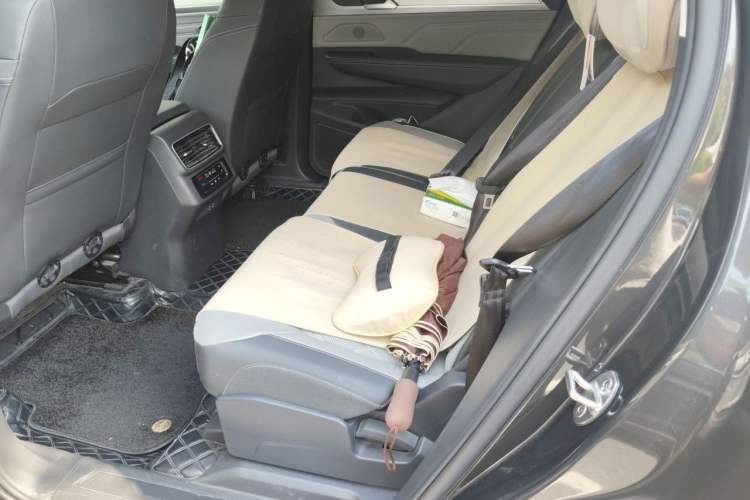 Used Volkswagen Tavendor 2023 380TSI Four-Wheel Drive R-Line Cruise Edition Left Rear Seat