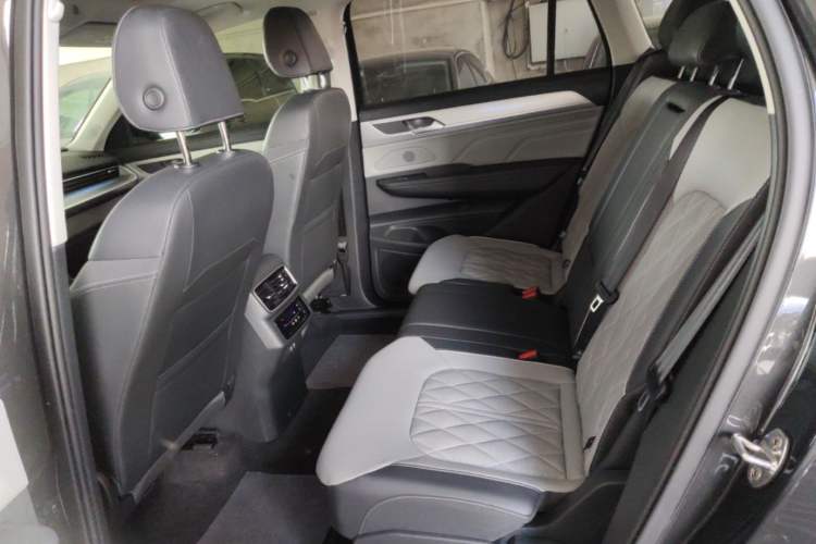 Used Volkswagen Tavendor 2023 380TSI Four-Wheel Drive R-Line Cruise Edition Left Rear Seat