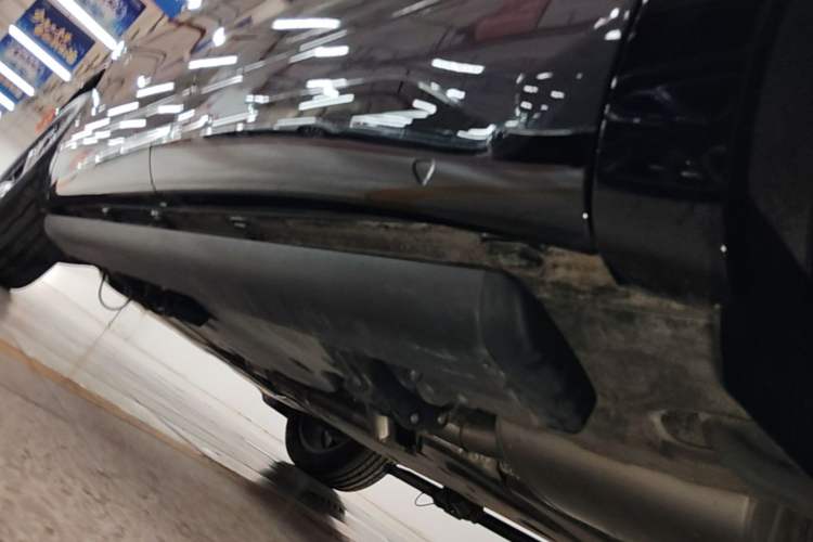 Used Volkswagen Tavendor 2023 380TSI Four-Wheel Drive R-Line Cruise Edition Left Side Sill