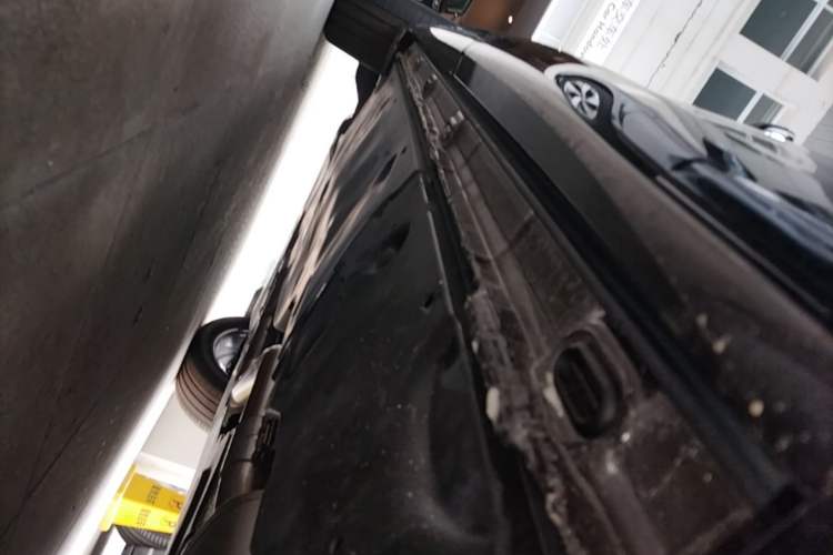 Used Volkswagen Tavendor 2023 380TSI Four-Wheel Drive R-Line Cruise Edition Left Side Sill
