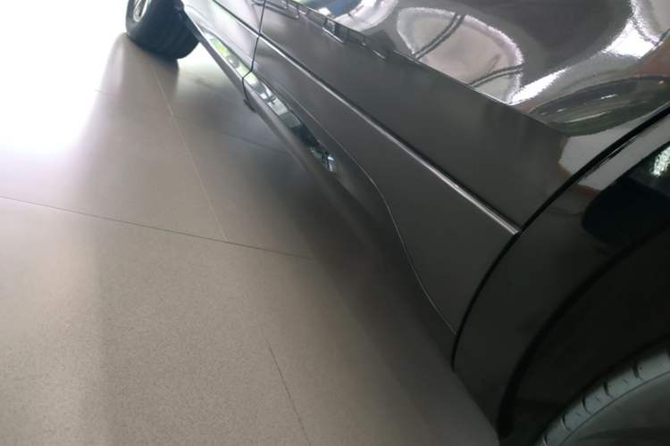 Used Volkswagen Tavendor 2023 380TSI Four-Wheel Drive R-Line Cruise Edition Left Side Sill