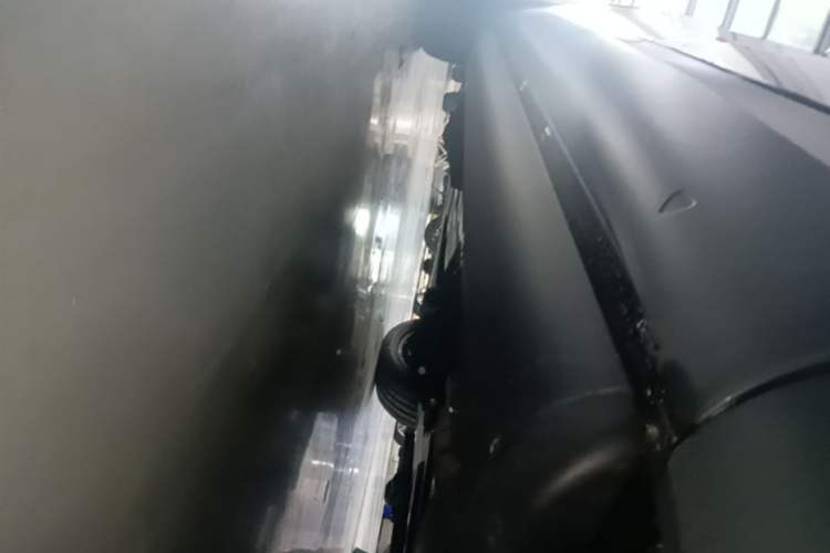 Used Volkswagen Tavendor 2023 330TSI Luxury Touring Edition Left Side Sill