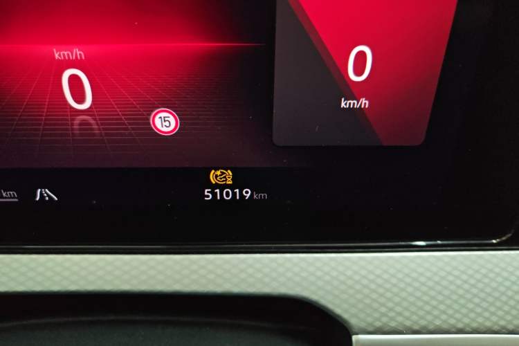 Used Volkswagen Tavendor 2023 380TSI Four-Wheel Drive R-Line Cruise Edition Odometer Close Up