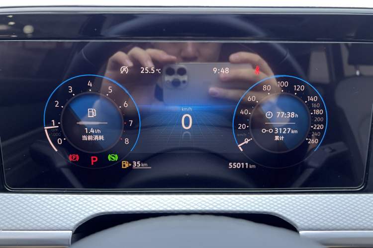 Used Volkswagen Tavendor 2023 330TSI Luxury Touring Edition Odometer Close Up