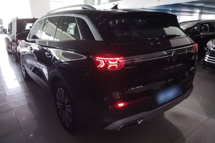 Used Volkswagen Tavendor 2023 330TSI Luxury Touring Edition Rear Left 45 Deg