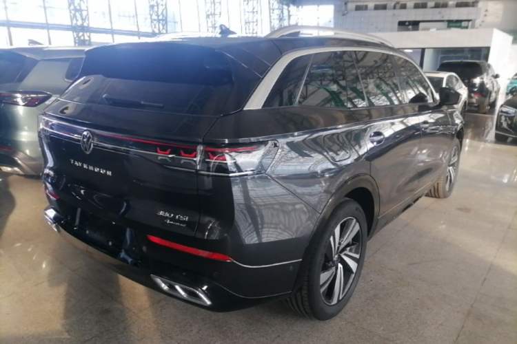 Used Volkswagen Tavendor 2023 380TSI Four-Wheel Drive R-Line Cruise Edition Rear Right 45 Deg