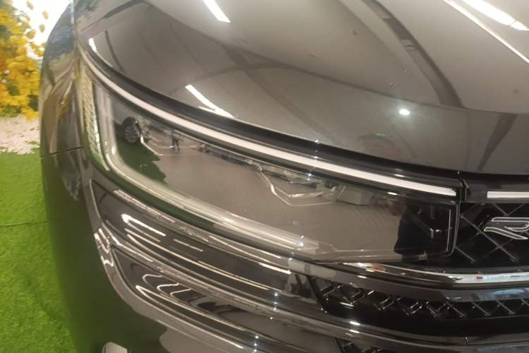 Used Volkswagen Tavendor 2023 380TSI Four-Wheel Drive R-Line Cruise Edition Right Front Headlight