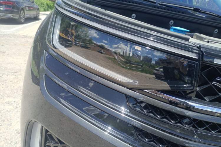 Used Volkswagen Tavendor 2023 380TSI Four-Wheel Drive R-Line Cruise Edition Right Front Headlight