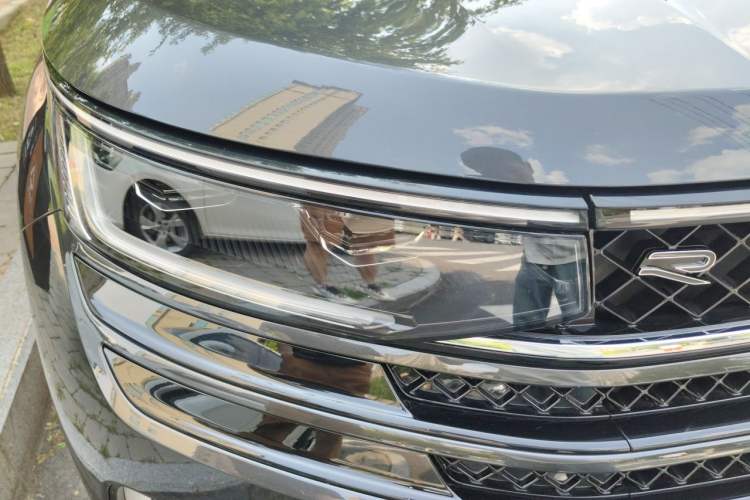 Used Volkswagen Tavendor 2023 380TSI Four-Wheel Drive R-Line Cruise Edition Right Front Headlight