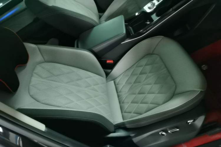 Used Volkswagen Tavendor 2023 380TSI Four-Wheel Drive R-Line Cruise Edition Right Front Seat