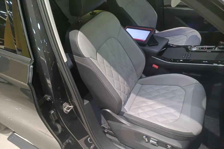 Used Volkswagen Tavendor 2023 380TSI Four-Wheel Drive R-Line Cruise Edition Right Front Seat