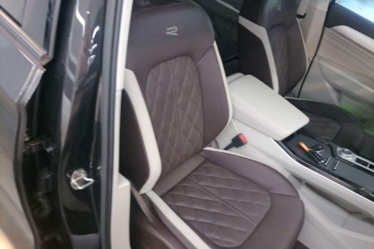 Used Volkswagen Tavendor 2023 380TSI Four-Wheel Drive R-Line Cruise Edition Right Front Seat