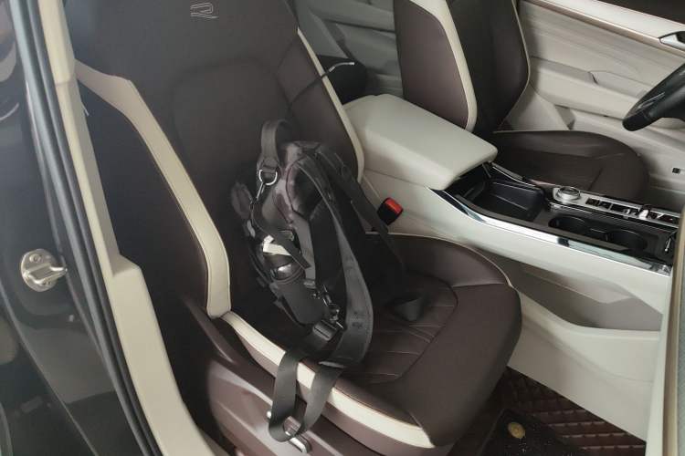Used Volkswagen Tavendor 2023 380TSI Four-Wheel Drive R-Line Cruise Edition Right Front Seat