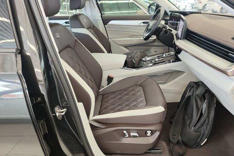 Used Volkswagen Tavendor 2023 380TSI Four-Wheel Drive R-Line Cruise Edition Right Front Seat