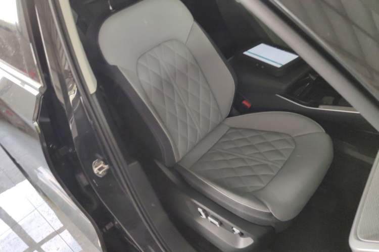 Used Volkswagen Tavendor 2023 380TSI Four-Wheel Drive R-Line Cruise Edition Right Front Seat