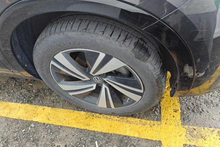 Used Volkswagen Tavendor 2023 380TSI Four-Wheel Drive R-Line Cruise Edition Right Front Wheel Hub