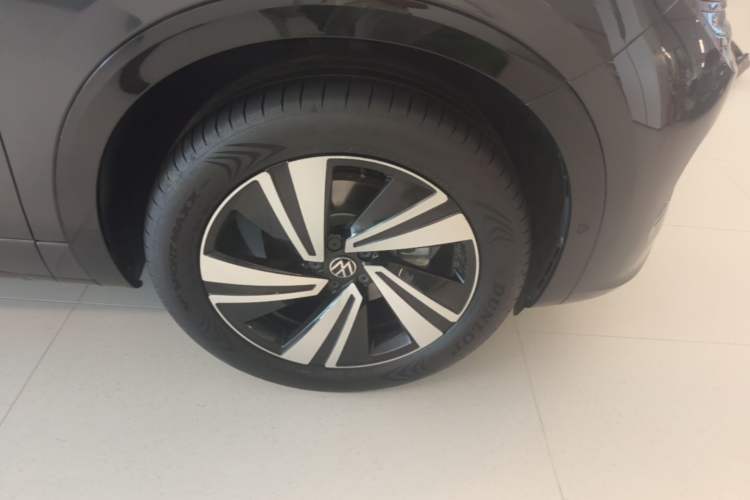 Used Volkswagen Tavendor 2023 380TSI Four-Wheel Drive R-Line Cruise Edition Right Front Wheel Hub