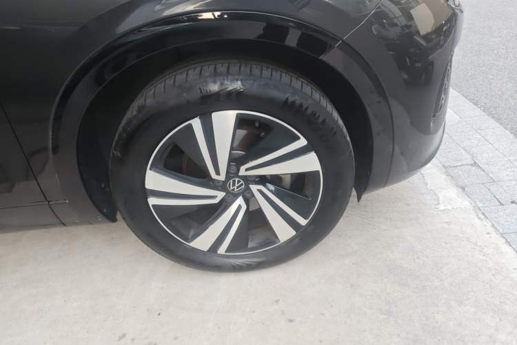 Used Volkswagen Tavendor 2023 380TSI Four-Wheel Drive R-Line Cruise Edition Right Front Wheel Hub