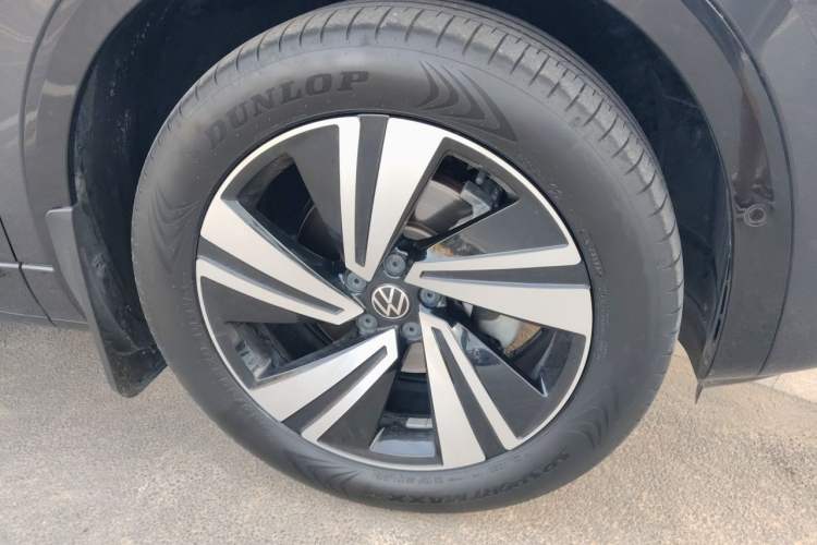 Used Volkswagen Tavendor 2023 380TSI Four-Wheel Drive R-Line Cruise Edition Right Front Wheel Hub