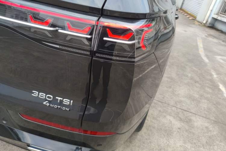 Used Volkswagen Tavendor 2023 380TSI Four-Wheel Drive R-Line Cruise Edition Right Rear Taillight