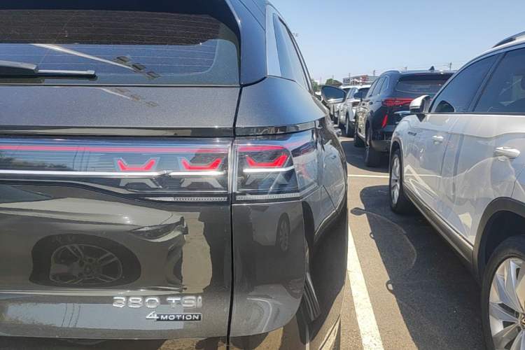 Used Volkswagen Tavendor 2023 380TSI Four-Wheel Drive R-Line Cruise Edition Right Rear Taillight