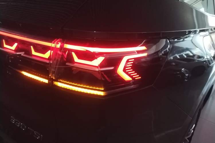 Used Volkswagen Tavendor 2023 330TSI Luxury Touring Edition Right Rear Taillight