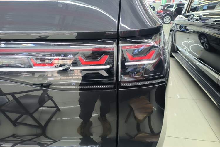 Used Volkswagen Tavendor 2023 380TSI Four-Wheel Drive R-Line Cruise Edition Right Rear Taillight