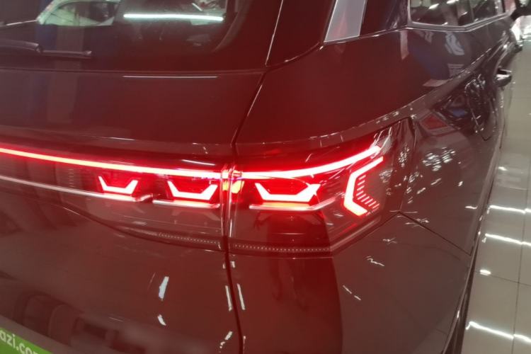 Used Volkswagen Tavendor 2023 380TSI Four-Wheel Drive R-Line Cruise Edition Right Rear Taillight