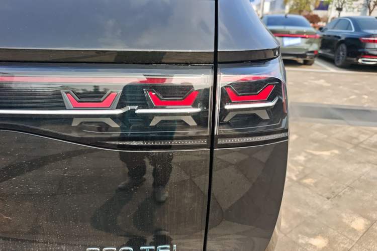 Used Volkswagen Tavendor 2023 380TSI Four-Wheel Drive R-Line Cruise Edition Right Rear Taillight