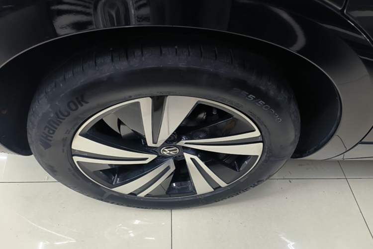 Used Volkswagen Tavendor 2023 380TSI Four-Wheel Drive R-Line Cruise Edition Right Rear Wheel Hub