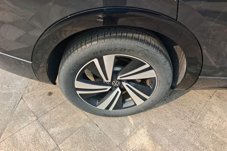 Used Volkswagen Tavendor 2023 380TSI Four-Wheel Drive R-Line Cruise Edition Right Rear Wheel Hub